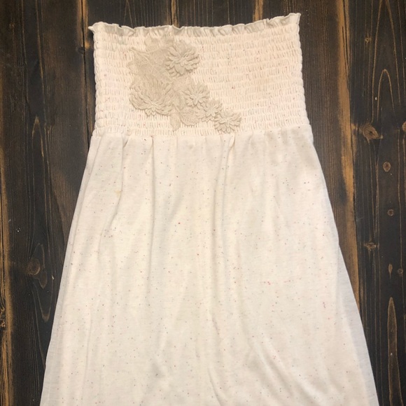 NWOT Maurices Super Cute Summer Strapless Speckled w/Floral Design on Front - Picture 3 of 6